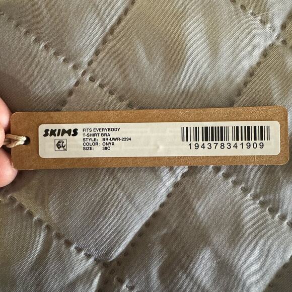 NWT Skims Fits Everybody T-Shirt Bra Black Onyx Size 38C - Picture 7 of 7